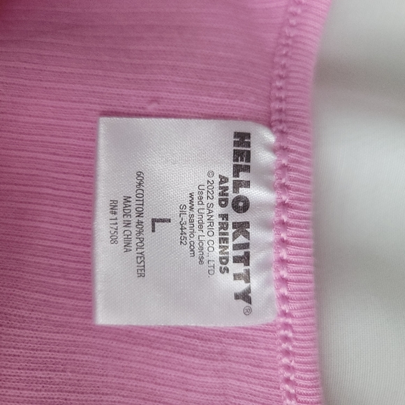 Hello and kitty and friend crop top - Picture 4 of 4